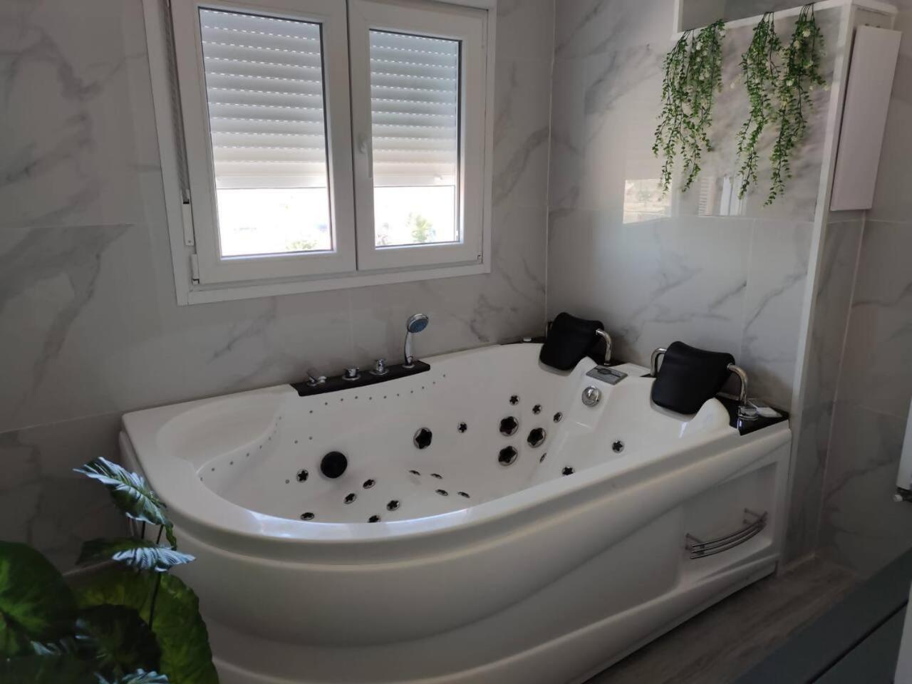 Apartamento Con Jacuzzi El Rincon De Las Delicias Zaragoza Dış mekan fotoğraf